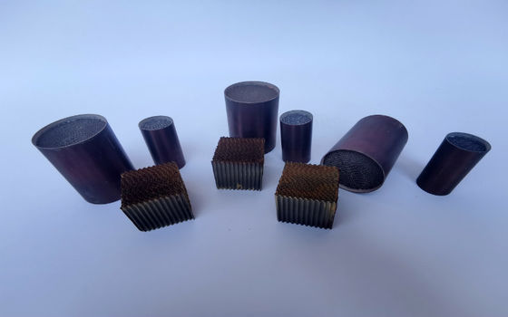Ceramic Honeycomb Catalyst Platinum Palladium Rhodium Porous Substrate Catalyst 400Cpsi