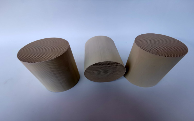 200 300 400 CPSI Three-Way Automotive Exhaust Catalyst For Car Exhaust