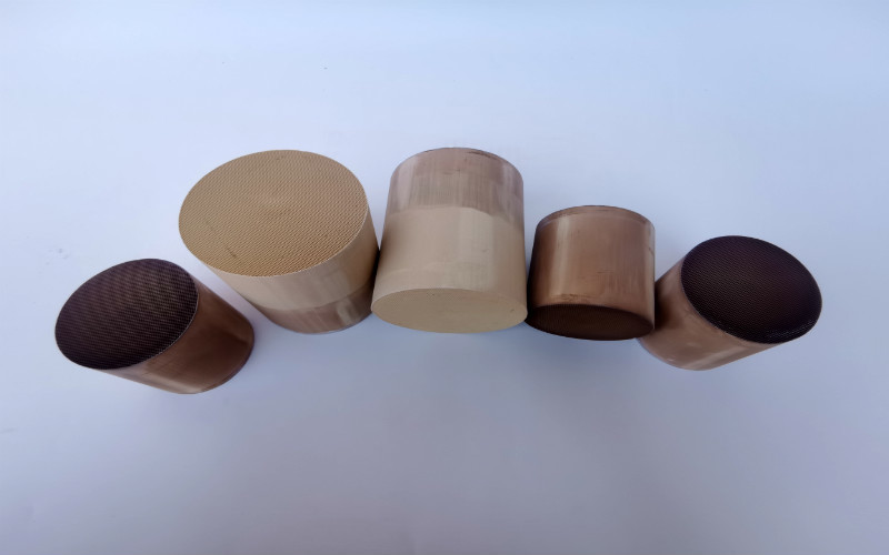 Three-Way Automotive Exhaust Catalysts EU4 5 6