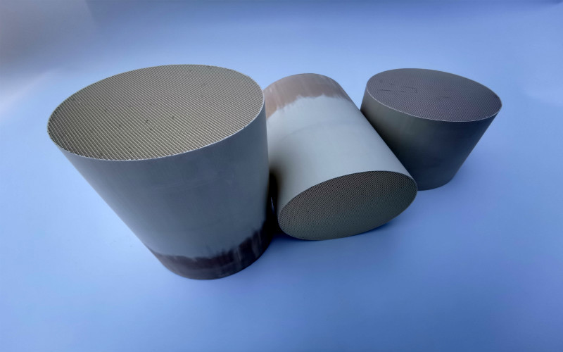 Car Exhaust Catalytic Converter catalyst 300 cell