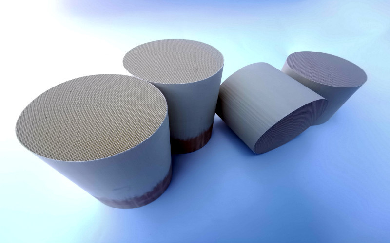 HC CO NOx TWC Three Way Catalysts For Automobile Emission Control Ceramic Substrate