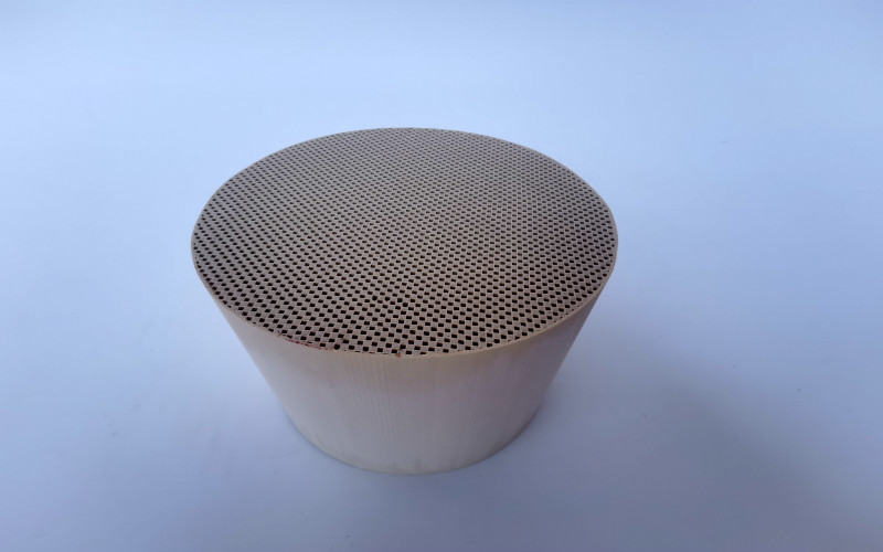 Cordierite Monolith 3 Way Automobile Catalyst Exhaust Control Dpf On Petrol Cars Wall Flow