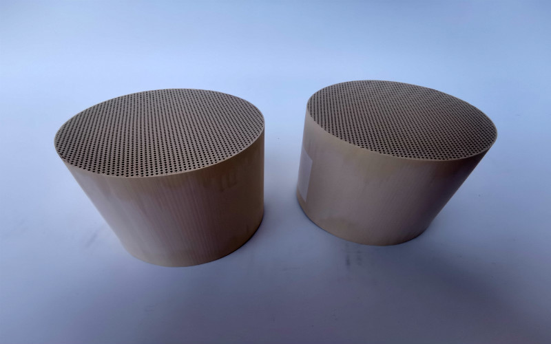 Three Way Doc In Diesel Engine Catalyst For Truck Waistcoat Catalytic Converter On Diesel Truck