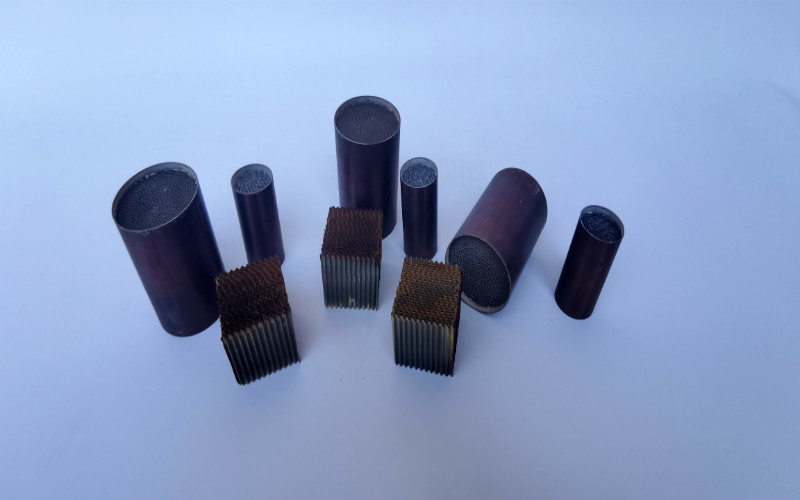 DOC Cordierite Honeycomb Catalysts Substrate Support Euro5 V