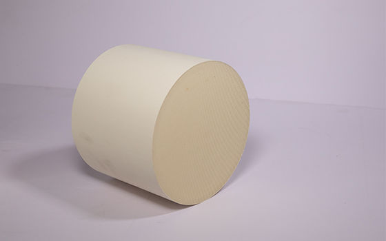Small Pore Diameter SCR Catalyst High Volume Customized Selective Catalytic Reduction